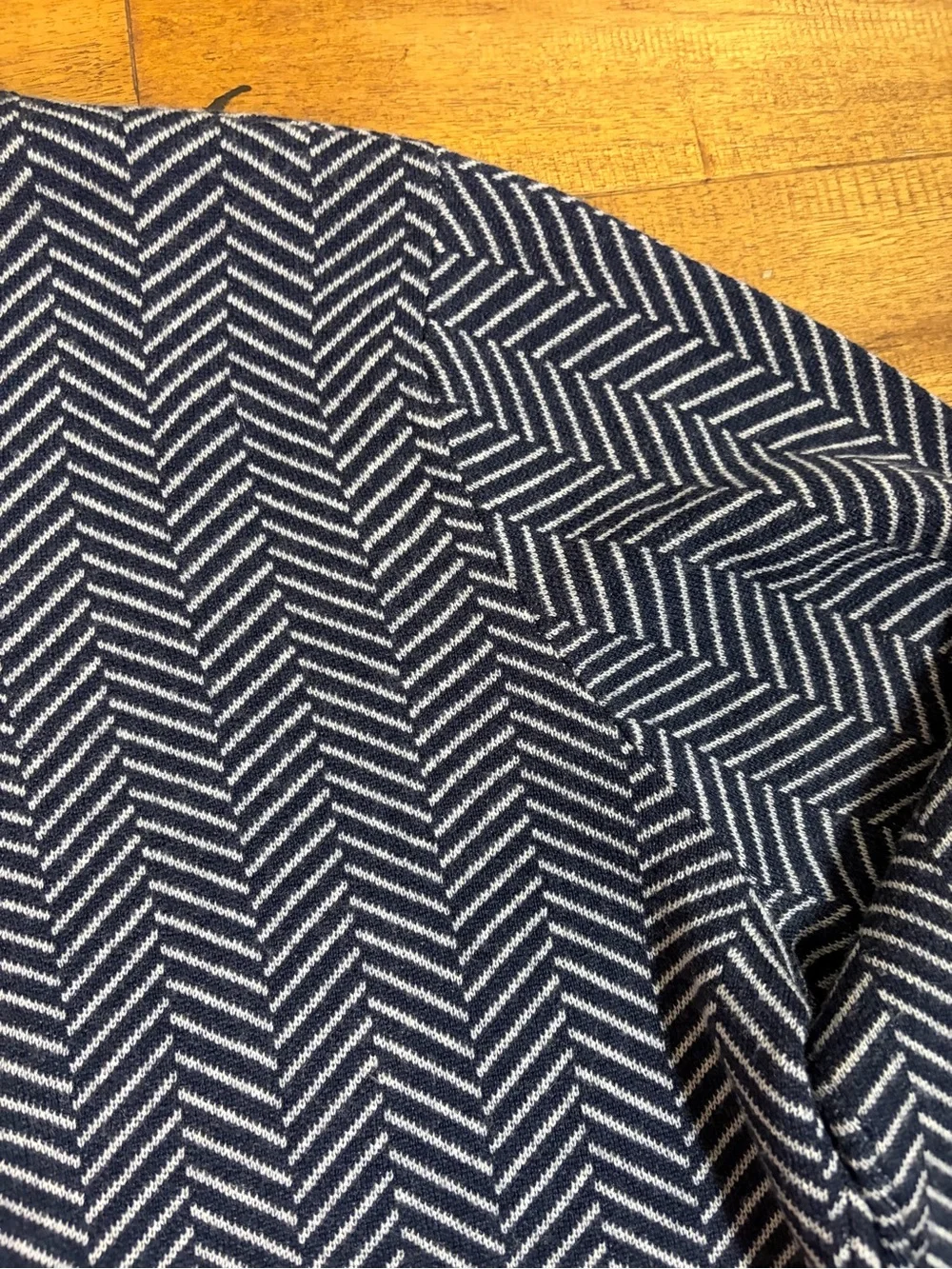 Williams & Kent Sweater Mens Medium 100% Merino Wool Navy Blue White Crewneck